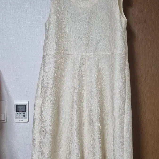 [BUNJANG] Lebeige Volume Sleeveless Dress (Ivory) - Size 66 / 르베이지볼륨 원피스 66