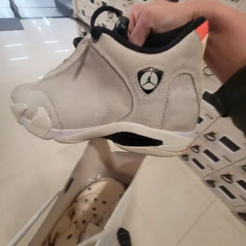 [BUNJANG] Nike Jordan 14 Sneakers / 조던14상태좋은운동화 윈가30