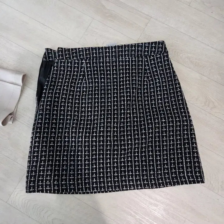 [BUNJANG] Tweed Mini Skirt - Black / 트위드 미니스커트 블랙 30 하객룩