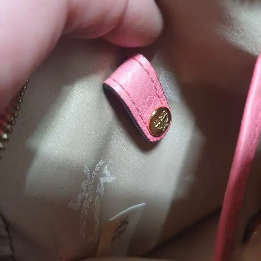 [BUNJANG] MCM Tambourine Crossbody Bag with Tassel / (정품) MCM 크로스 탬버린백 코랄  태슬포함