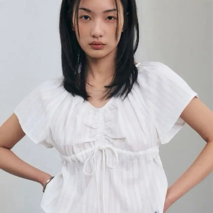 [SOLD OUT] 시티브리즈 셔링 블라우스 아이보리