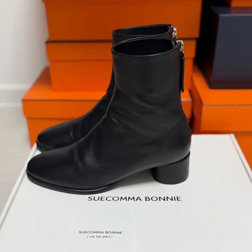 [BUNJANG] Suecomma Bonnie Ankle Boots / 슈콤마보니 양가죽 기본쉐입 앵클부츠 1회 시착 235mm(정가42만원)
