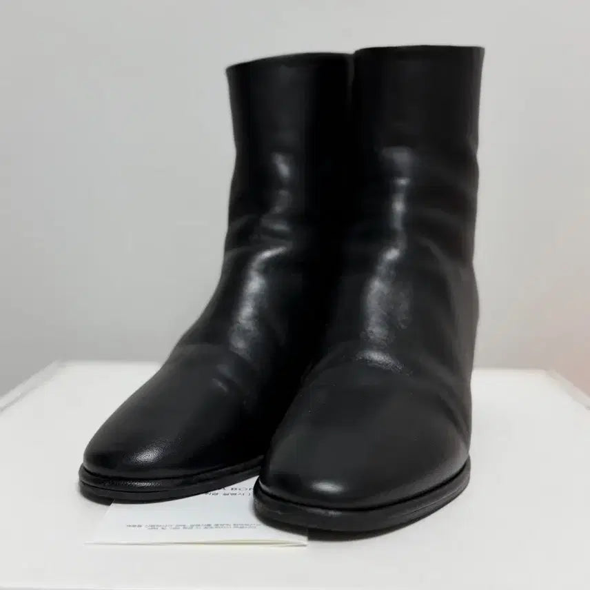 [BUNJANG] Suecomma Bonnie Ankle Boots / 슈콤마보니 양가죽 기본쉐입 앵클부츠 1회 시착 235mm(정가42만원)