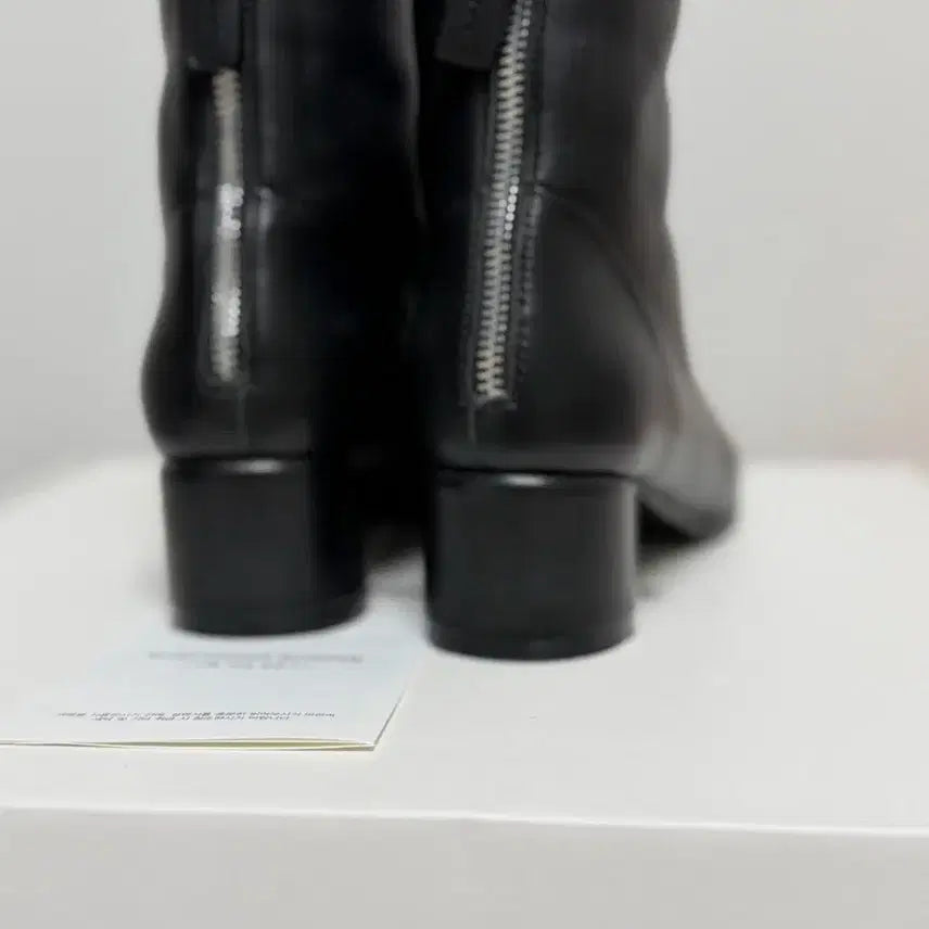 [BUNJANG] Suecomma Bonnie Ankle Boots / 슈콤마보니 양가죽 기본쉐입 앵클부츠 1회 시착 235mm(정가42만원)