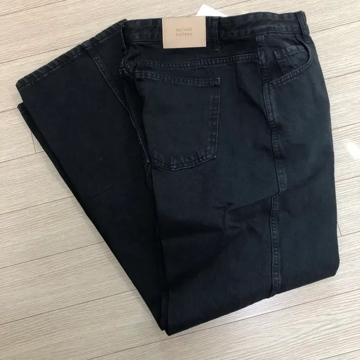 [SOLD OUT] 새상품 M 파사드패턴 클래식데님 빈티지블랙