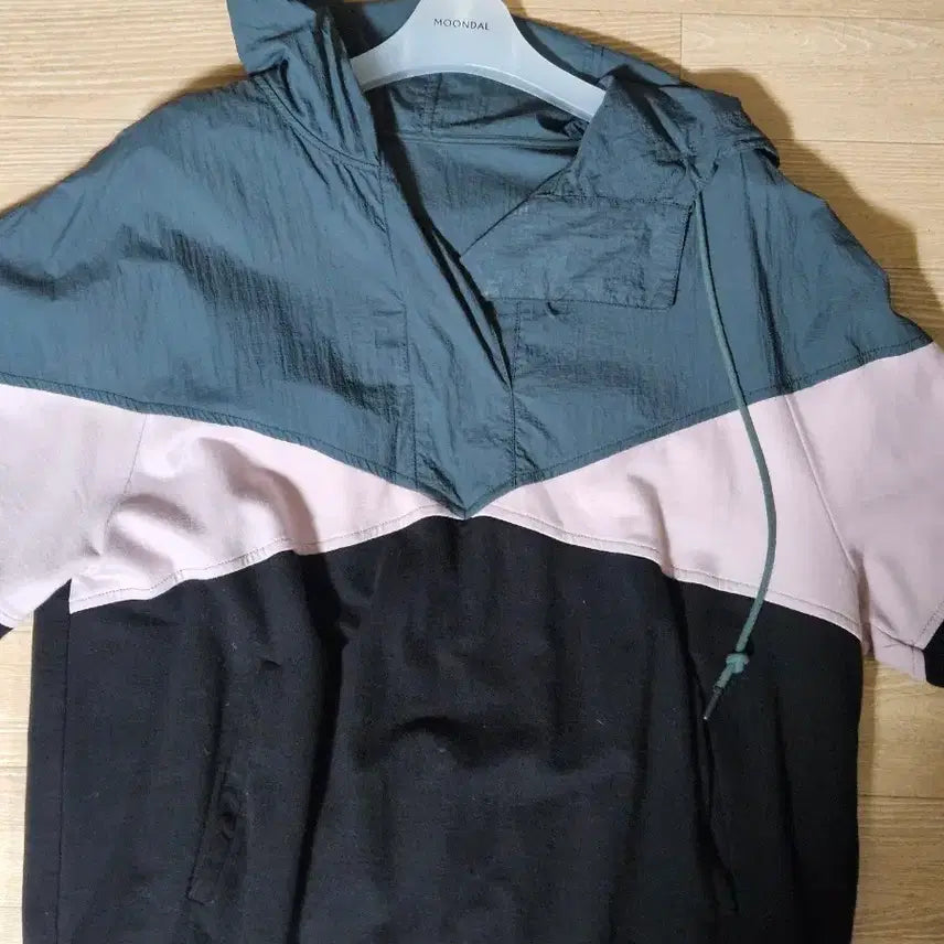 [BUNJANG] Sisley Anorak T-Shirt / 시슬리티셔츠