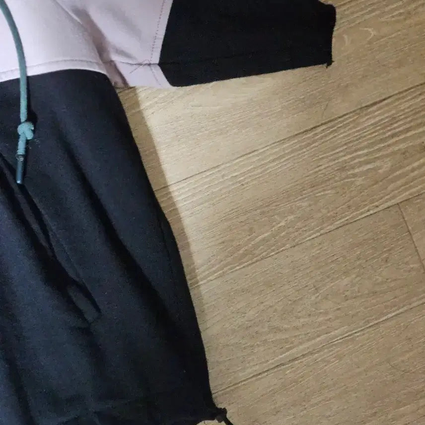 [BUNJANG] Sisley Anorak T-Shirt / 시슬리티셔츠