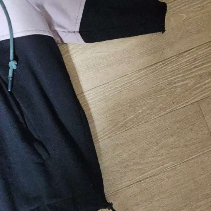 [BUNJANG] Sisley Anorak T-Shirt / 시슬리티셔츠