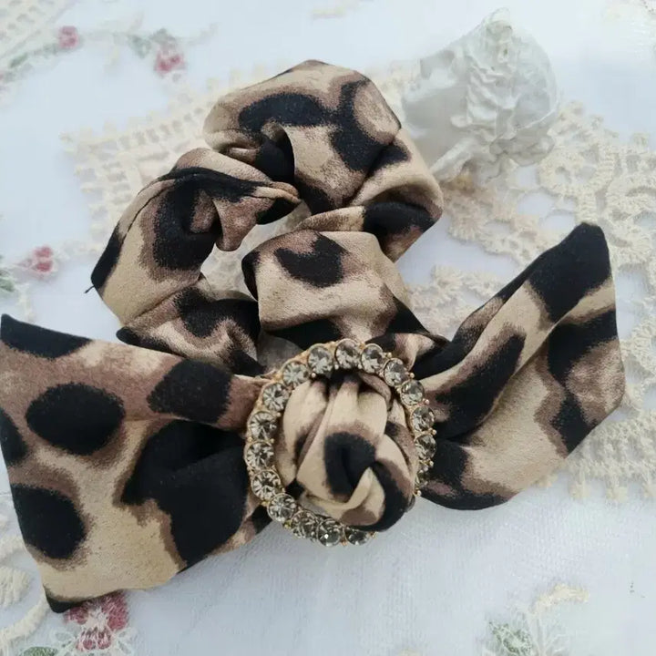 [BUNJANG] Leopard Print Ribbon Hair Scrunchie / 레오파드 리본 큐빅 헤어슈슈(새상품)