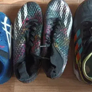 [BUNJANG] Assorted Soccer Shoes and Accessories Bundle / 7켤레 남자 축구화 운동화 장갑 가방 전부다 저렴하게 처분해요 ㅠㅠ