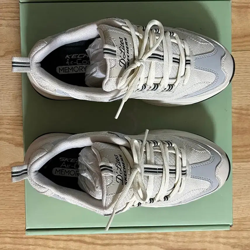 [BUNJANG] Skechers Delight Hiking/Walking Shoes / 스케쳐스 딜라이트 230