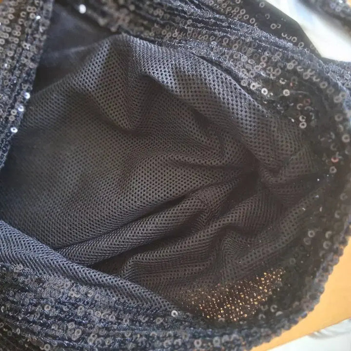 [BUNJANG] Black Sequin Shorts with Crochet Detail / 블랙 스팽글 반바지 숏팬츠 55