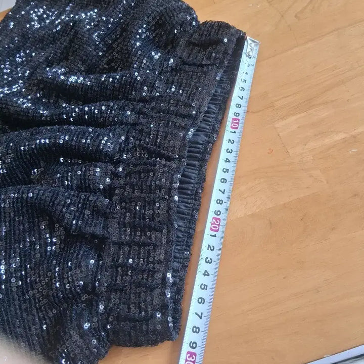 [BUNJANG] Black Sequin Shorts with Crochet Detail / 블랙 스팽글 반바지 숏팬츠 55