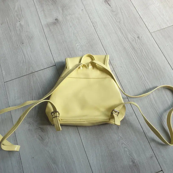 [BUNJANG] Vintage Sheer Backpack / 빈티지 노란색 플라워 아플리케 자수 시어 백팩