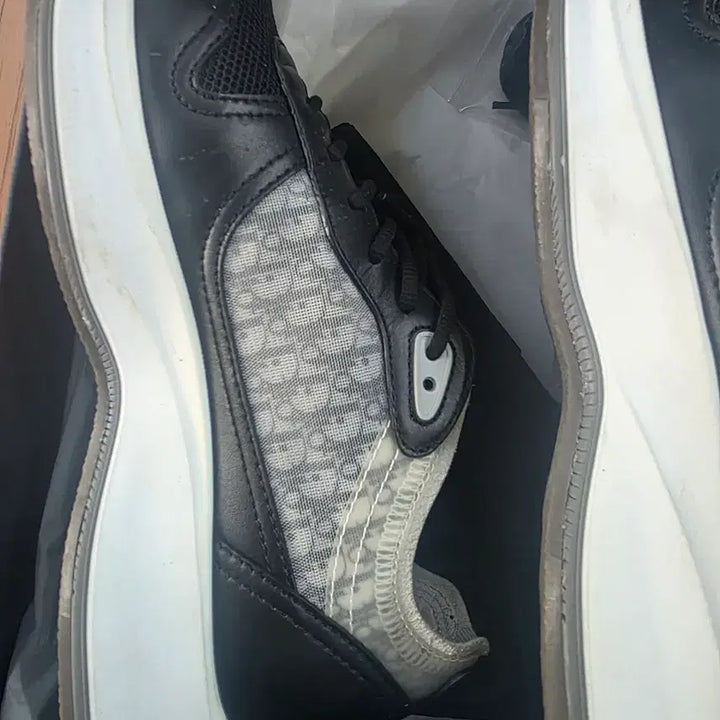 [BUNJANG] Dior B25 Runner Sneakers Black Suede / 디올 B25 러너 스니커즈 블랙 스웨이드 화이트 41.5 사이즈