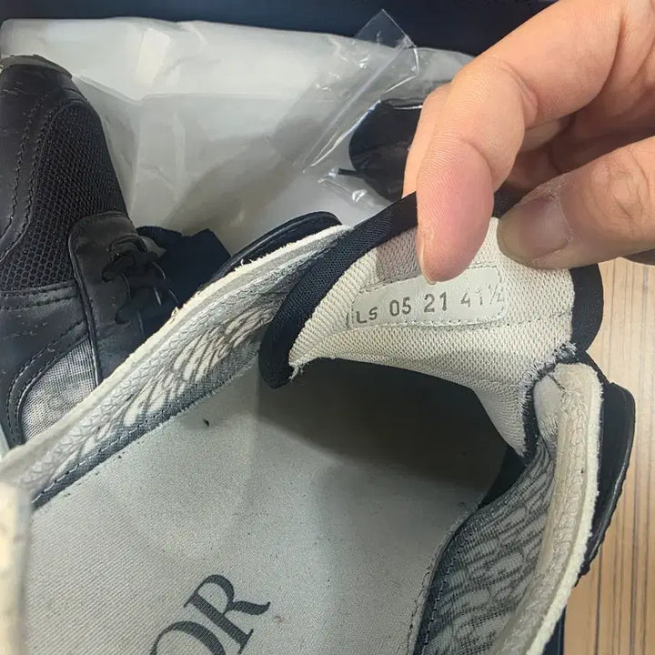[BUNJANG] Dior B25 Runner Sneakers Black Suede / 디올 B25 러너 스니커즈 블랙 스웨이드 화이트 41.5 사이즈