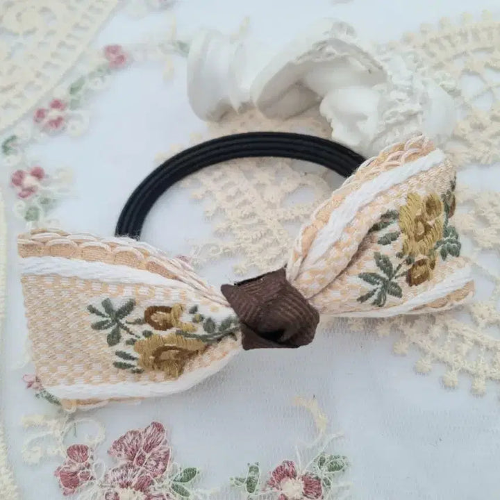 [SOLD OUT] 자수 리본 헤어끈 머리끈(새상품)