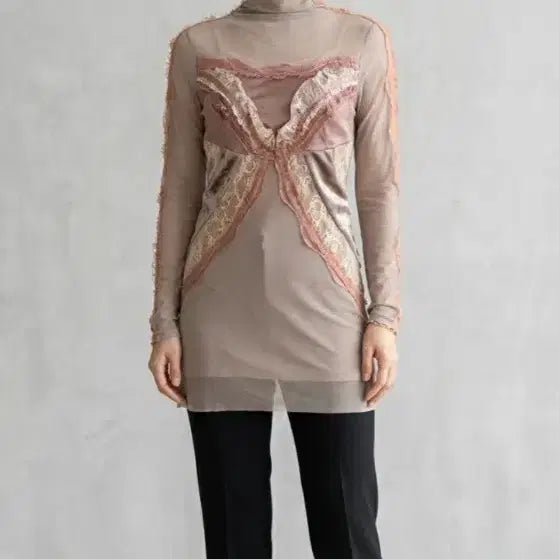 [BUNJANG] Doho Unique Lace Mix High-Neck T-Shirt / 도호 / 유니크한 레이스 믹스 하이넥 티셔츠  55