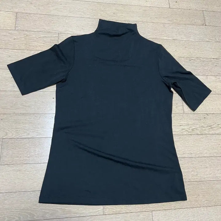 [BUNJANG] Theory Black Mock Neck Short Sleeve T-shirt / 블랙 반팔 목폴라 티셔츠 모크넥 띠어리 theory