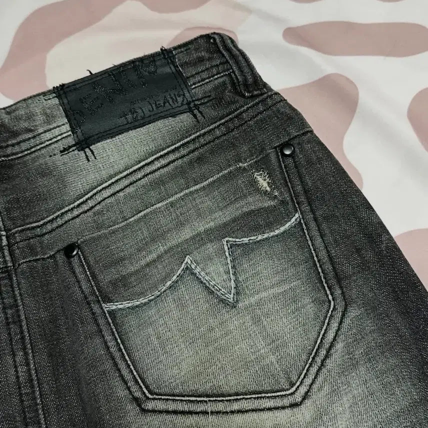 [BUNJANG] Vintage Y2K Wash Distressed Grey Denim Skirt / 빈티지 펑투케 와투케 y2k 워싱 데미지 그레이 청지마