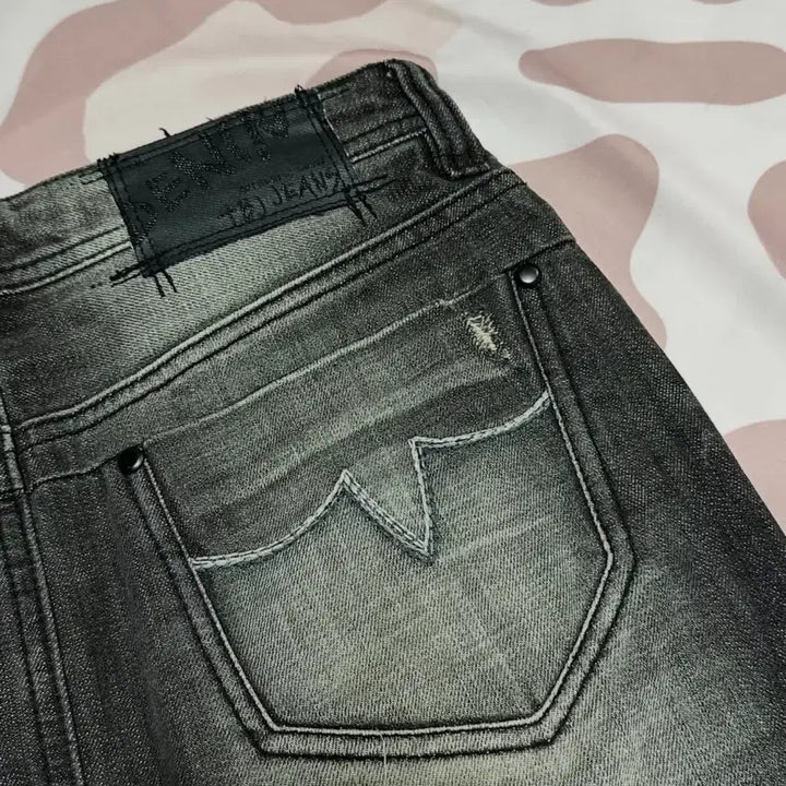 [BUNJANG] Vintage Y2K Wash Distressed Grey Denim Skirt / 빈티지 펑투케 와투케 y2k 워싱 데미지 그레이 청지마