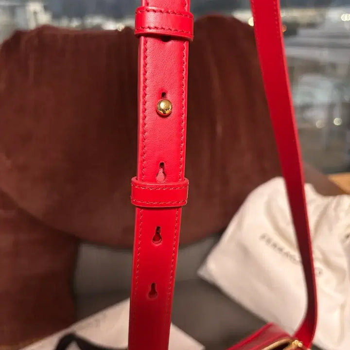 [SOLD OUT] 페라가모 간치니 금장 숄더백(카프스킨)