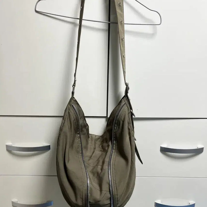 [BUNJANG] ZARA Buckle Hobo Bag Crossbody / 자라 버클 호보백 크로스백