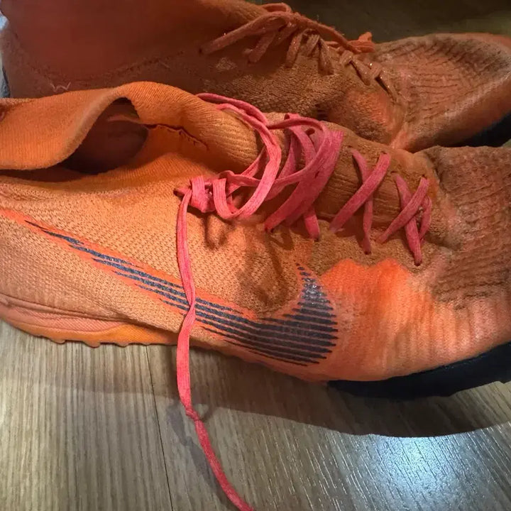 [SOLD OUT] 나이키 머큐리얼 축구화풋살화 tf 터프화 입니다 FLYKNIT 소재로 제