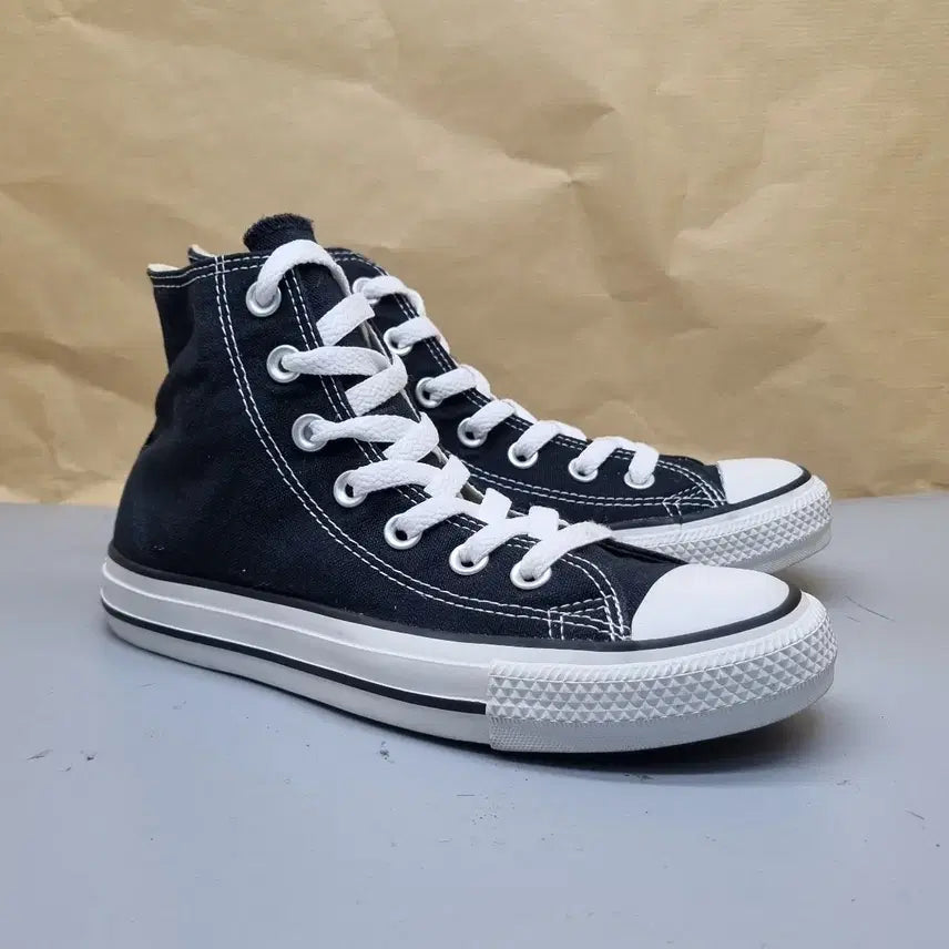 [BUNJANG] Converse Chuck Taylor Black High Top Sneakers / 컨버스 척테일러 블랙하이탑 230