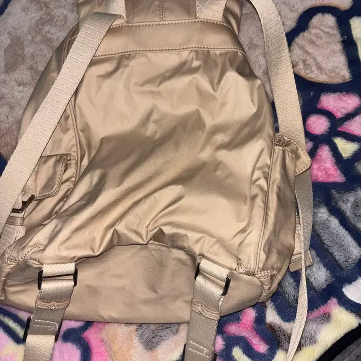 [BUNJANG] Zara Beige Buckle Nylon Backpack / 자라 베이지 버클 나일론 백팩 가방 책가방 여행가방 데일리
