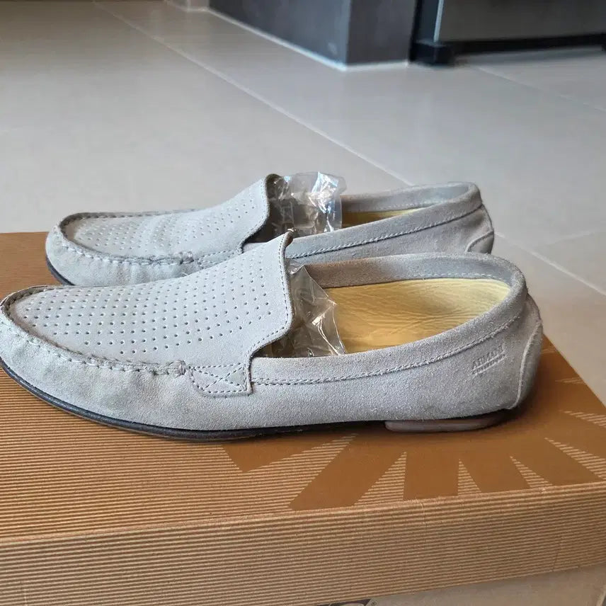 [BUNJANG] Armani Collezioni Suede Punching Loafer / 아르마니 꼴레지오니 스웨이드 펀칭 로퍼
