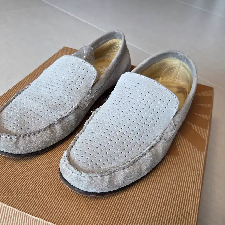 [BUNJANG] Armani Collezioni Suede Punching Loafer / 아르마니 꼴레지오니 스웨이드 펀칭 로퍼