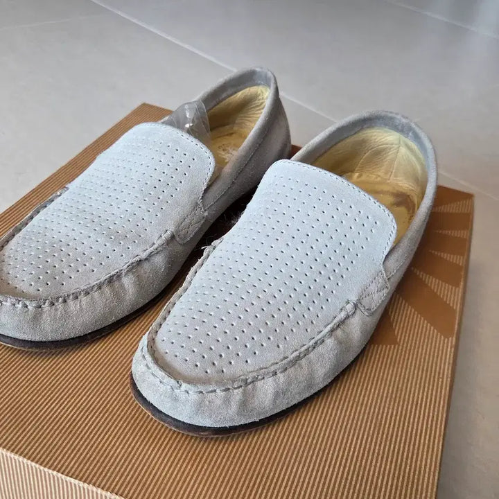 [BUNJANG] Armani Collezioni Suede Punching Loafer / 아르마니 꼴레지오니 스웨이드 펀칭 로퍼