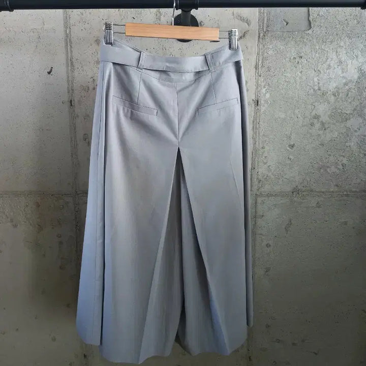 [BUNJANG] SHESMISS Pleated Skirt Pants / SHESMISS 멋스러운 플리츠스커트바지