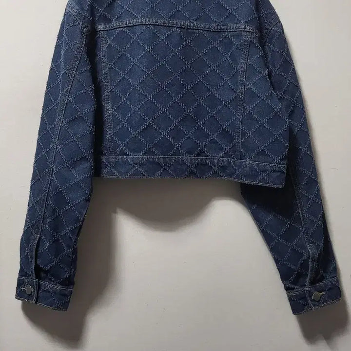 [BUNJANG] Diamond Quilted Denim Crop Jacket / 다이아 퀼팅 데님 크롭 자켓