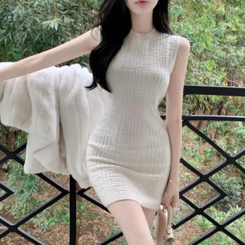 [BUNJANG] Imported U-neck Pattern Knit Mini Dress / (새상품) 수입의류 유넥 패턴 니트 짜임 민소매 미니원피스