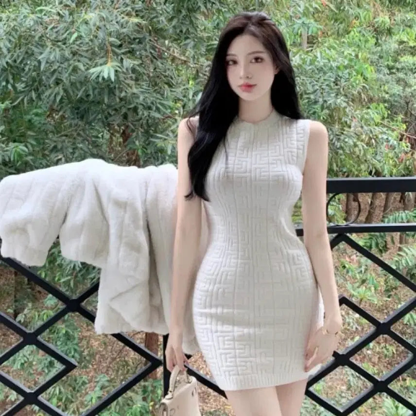[BUNJANG] Imported U-neck Pattern Knit Mini Dress / (새상품) 수입의류 유넥 패턴 니트 짜임 민소매 미니원피스