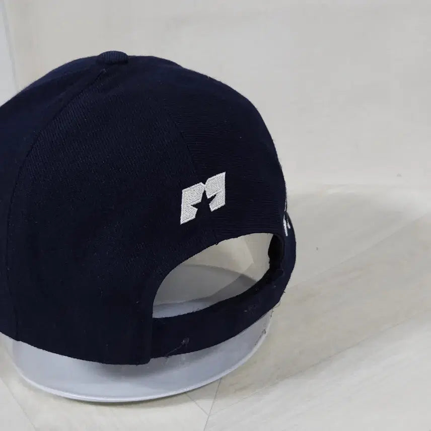 [BUNJANG] Vintage Baseball Cap Tiger Embroidered Wool Blend Cap / 빈티지 베이스볼 캡 타이거 자수 볼캡 울혼방 모자