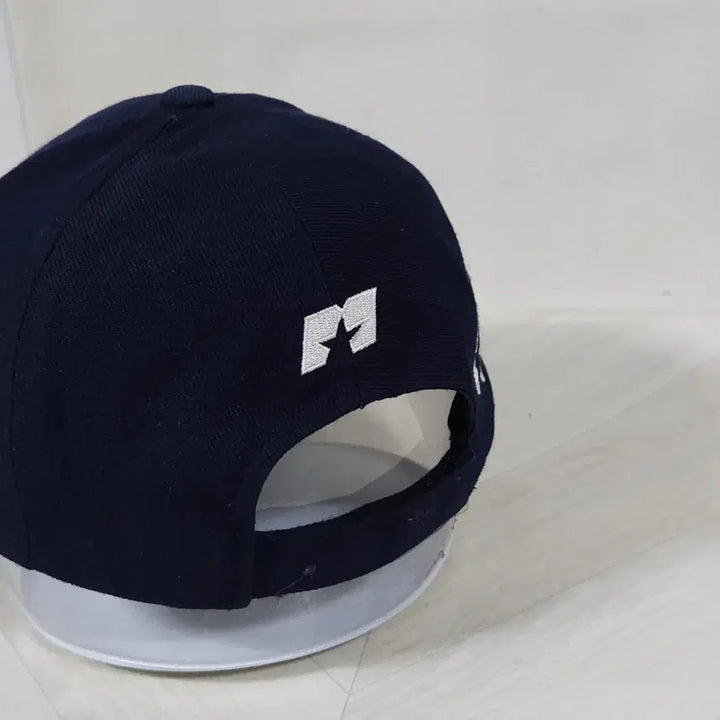 [BUNJANG] Vintage Baseball Cap Tiger Embroidered Wool Blend Cap / 빈티지 베이스볼 캡 타이거 자수 볼캡 울혼방 모자