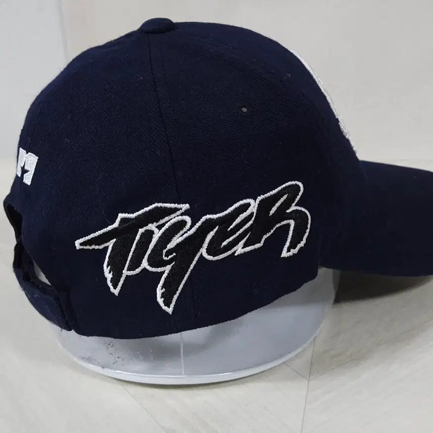 [BUNJANG] Vintage Baseball Cap Tiger Embroidered Wool Blend Cap / 빈티지 베이스볼 캡 타이거 자수 볼캡 울혼방 모자