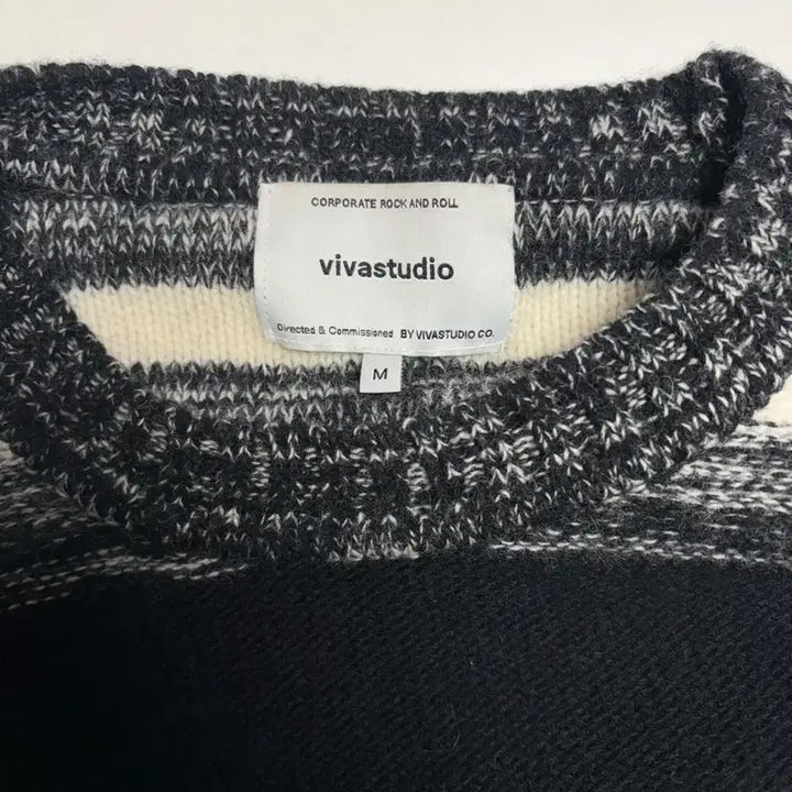[BUNJANG] VIVA STUDIO Stripe Knitwear / 비바 스튜디오 스트라이프 니트입니다