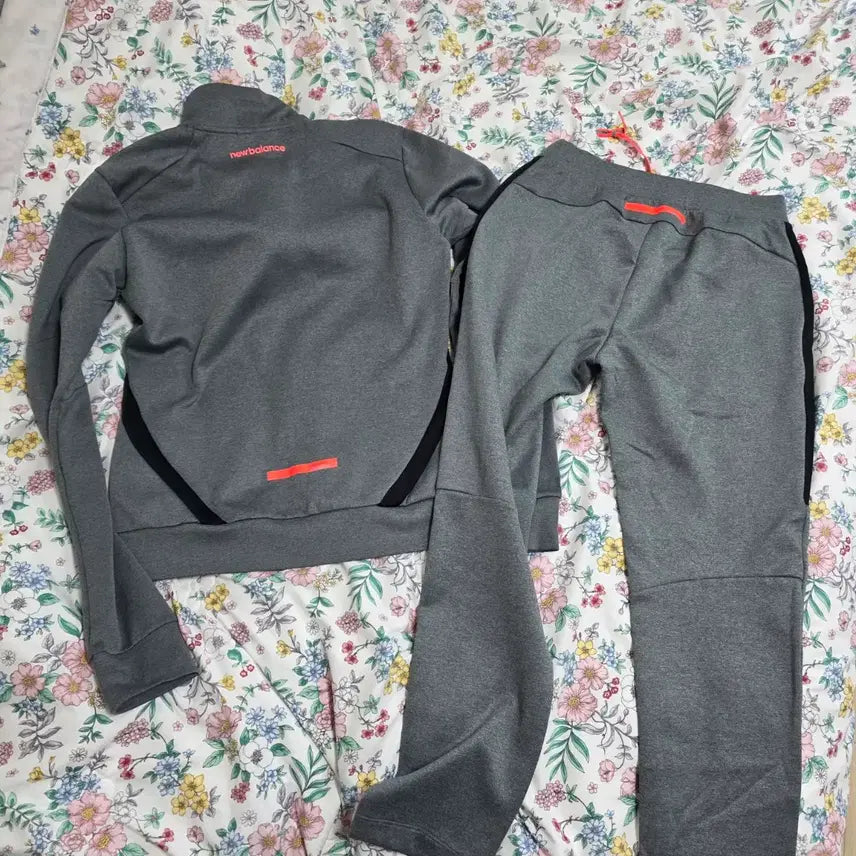 [BUNJANG] New Balance Vintage Grey Training Jacket and Pants Set / 뉴발란스 올드스쿨빈티지)그레이 트레이닝 집업져지팬츠 세트