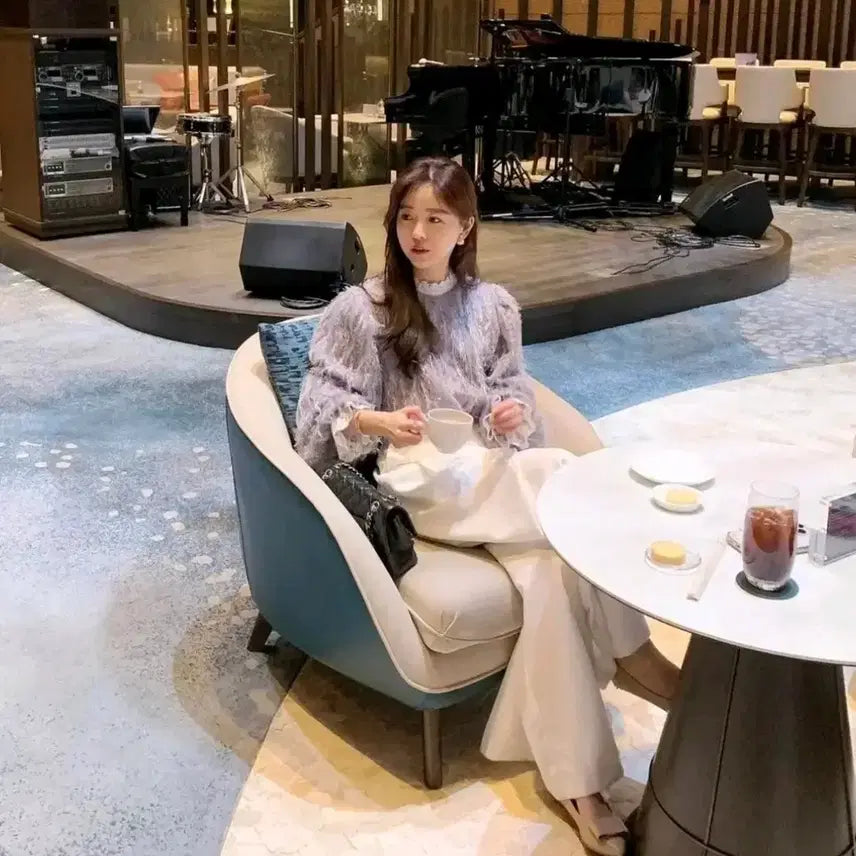 [BUNJANG] Vicinie Snow Blouse / 바이씨니 스노우 블라우스