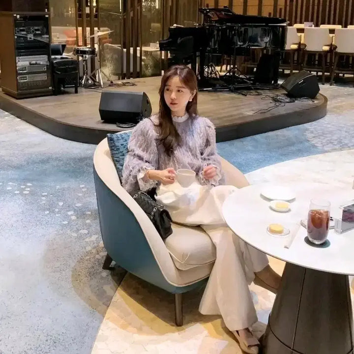 [BUNJANG] Vicinie Snow Blouse / 바이씨니 스노우 블라우스