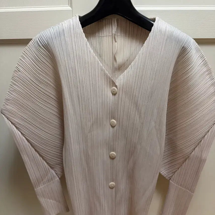 [BUNJANG] Studio Simplemung Pleats Cardigan (Beige) / 스튜디오 심플멍 바잉상품 플리츠가디건 (베이지)