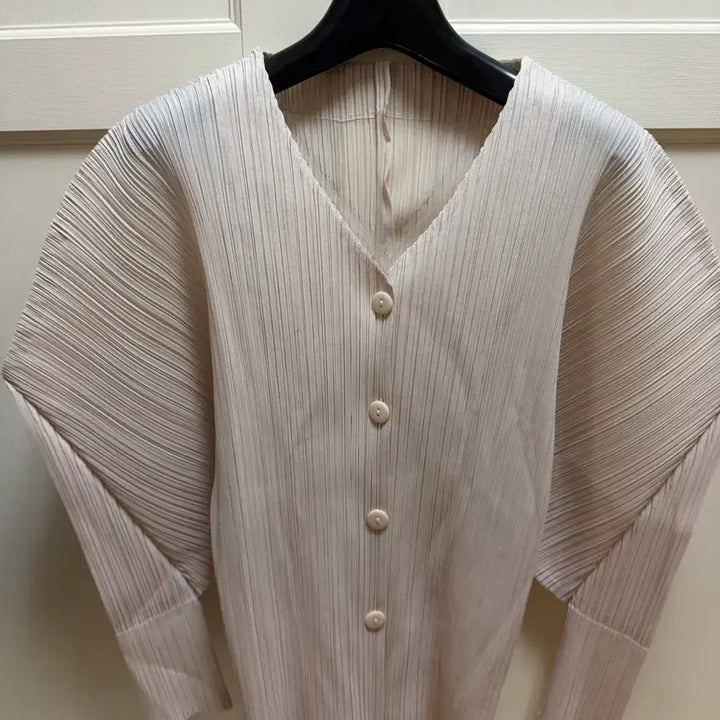 [BUNJANG] Studio Simplemung Pleats Cardigan (Beige) / 스튜디오 심플멍 바잉상품 플리츠가디건 (베이지)