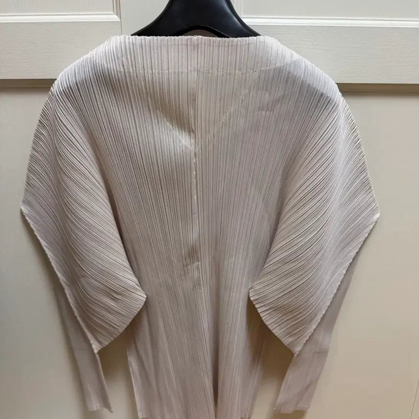 [BUNJANG] Studio Simplemung Pleats Cardigan (Beige) / 스튜디오 심플멍 바잉상품 플리츠가디건 (베이지)