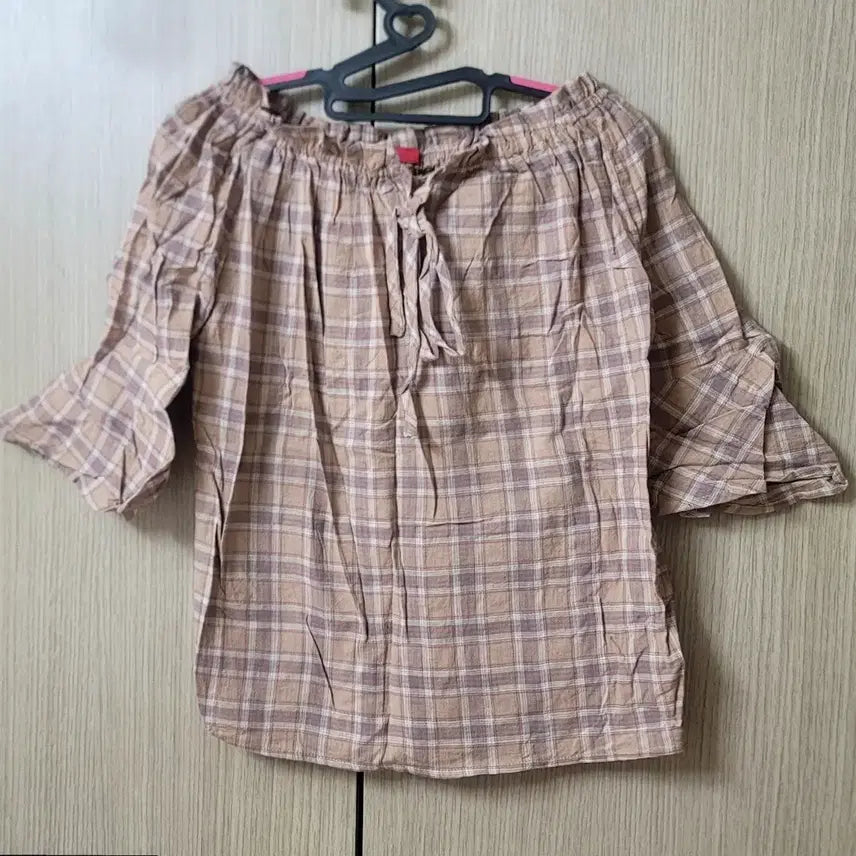 [BUNJANG] Open Shoulder Blouse / 오픈숄더 블라우스