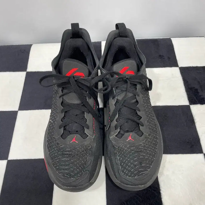 [BUNJANG] Nike Jordan Luka 1 PF Black University Red Sneakers / 205) 나이키 조던 루카1 PfF 블랙 유니버시티 레드 290mm