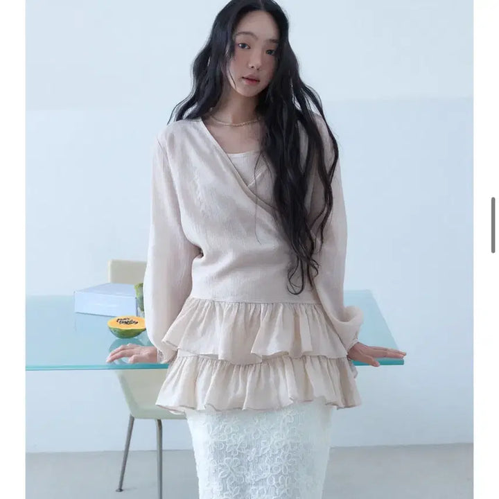[BUNJANG] Ouro Frill Blouse Set Up - Beige / ouro frill blouse set up beige 새상품